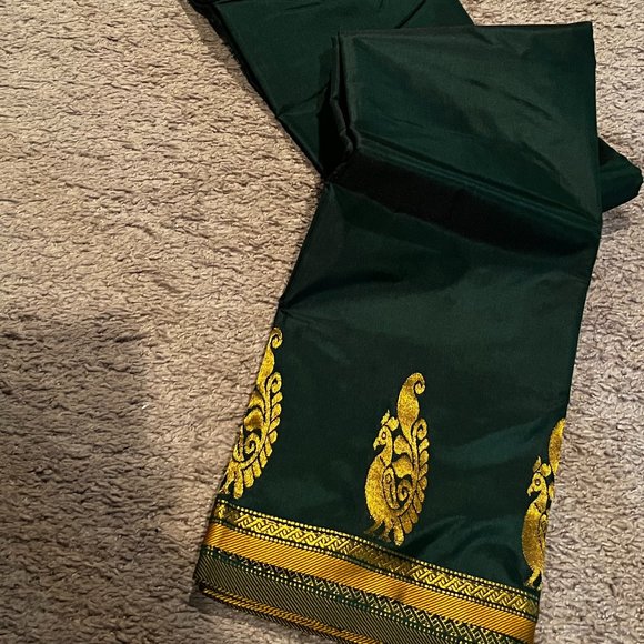 Pure Raw Silk Banarasi Saree in Dark green with Antique Gold Resham Zari - Picture 1 of 7
